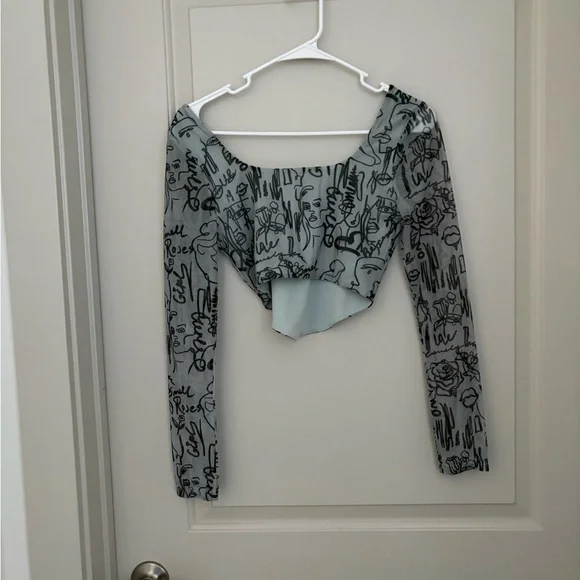 superdown White Mesh Long-Sleeve Graphic Crop Top - Picture 5 of 6